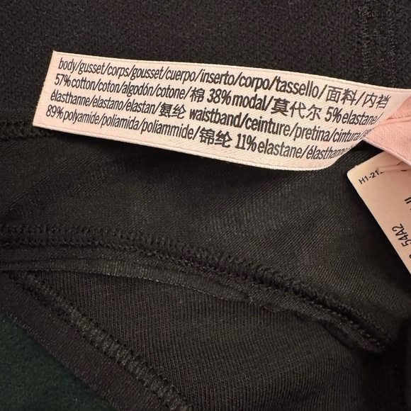 Victoria's Secret Black Logo Embellished Thong Women's Size Small NWT - Picture 6 of 6